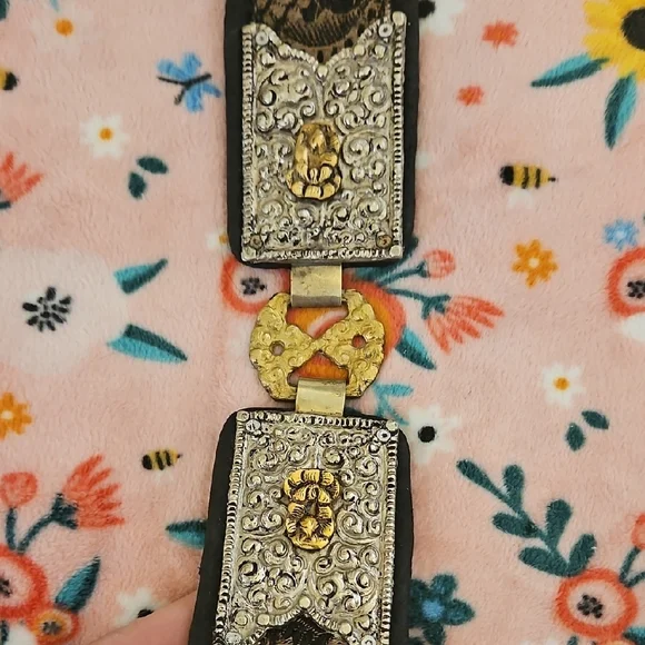 Elegant Multicolor Women's Belt